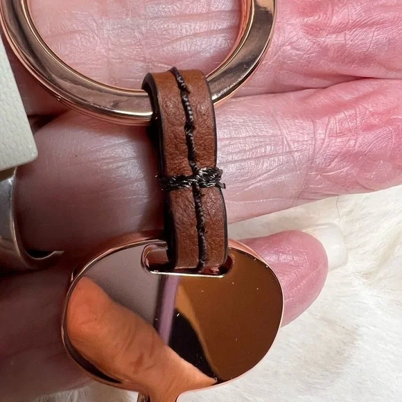 FOSSIL SOFIA ROSE-GOLD TONE SKELETON KEY FOB - Picture 3 of 8